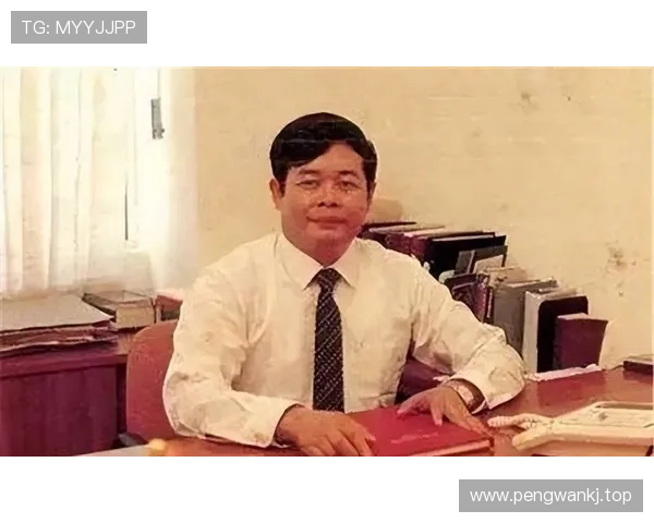 曹德旺：从贫困家庭到全球玻璃巨头的创业传奇与社会责任探索