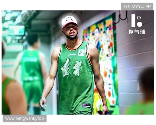 麦基晒加盟北京后首次球队合练